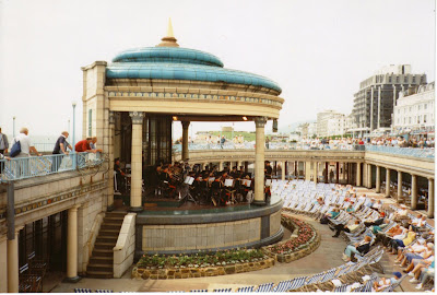 ROSE C'EST LA VIE: The Magic of The British Bandstand